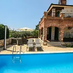 Villa Istriana Jakob With Pool *