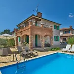 Istriana Jakob With Pool Villa